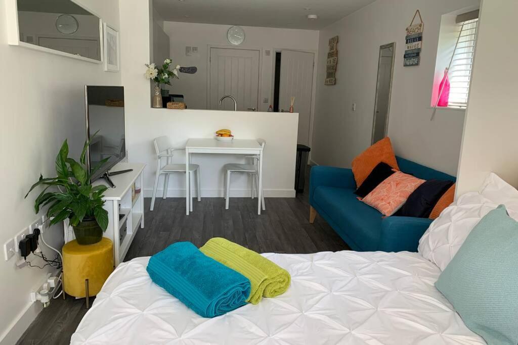 Bournemouth Nr Town Beach Train Coach Shops Lovely Entire Apartment Allows Quiet Good Dogs Luaran gambar