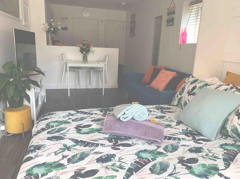 Bournemouth Nr Town Beach Train Coach Shops Lovely Entire Apartment Allows Quiet Good Dogs Luaran gambar